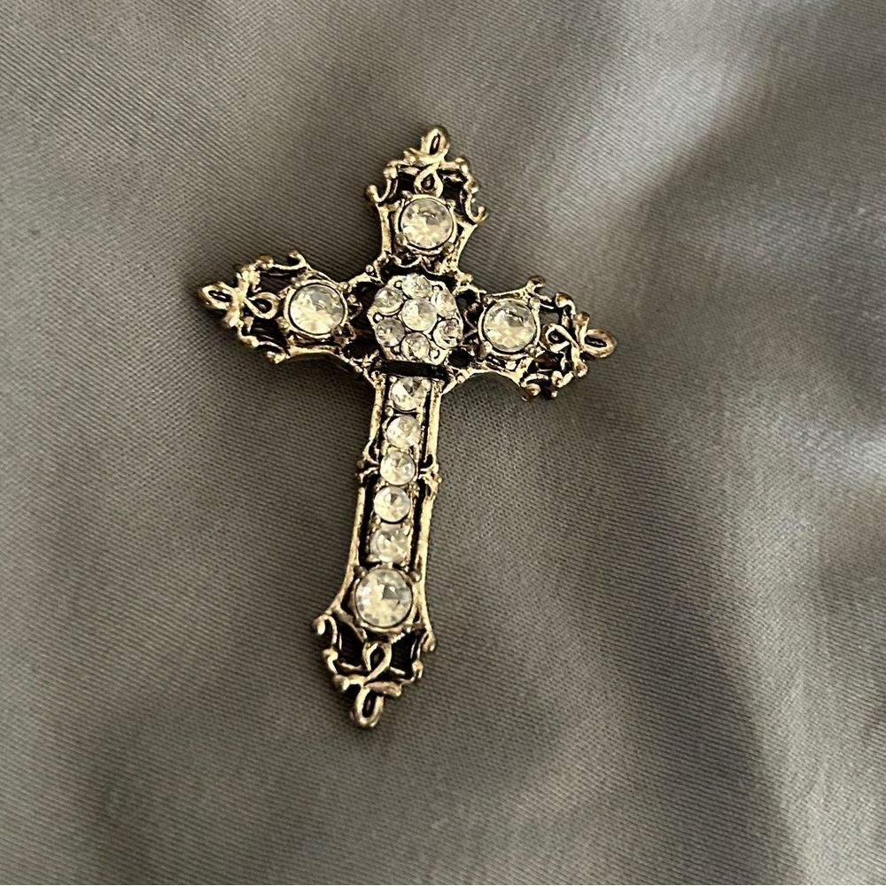 SOLD. Silver Cross CZ Pin Brooch - Picture 2 of 9